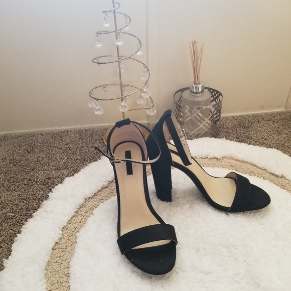 Forever 21 Ankle Strap Heels NWOT - Picture 2 of 6